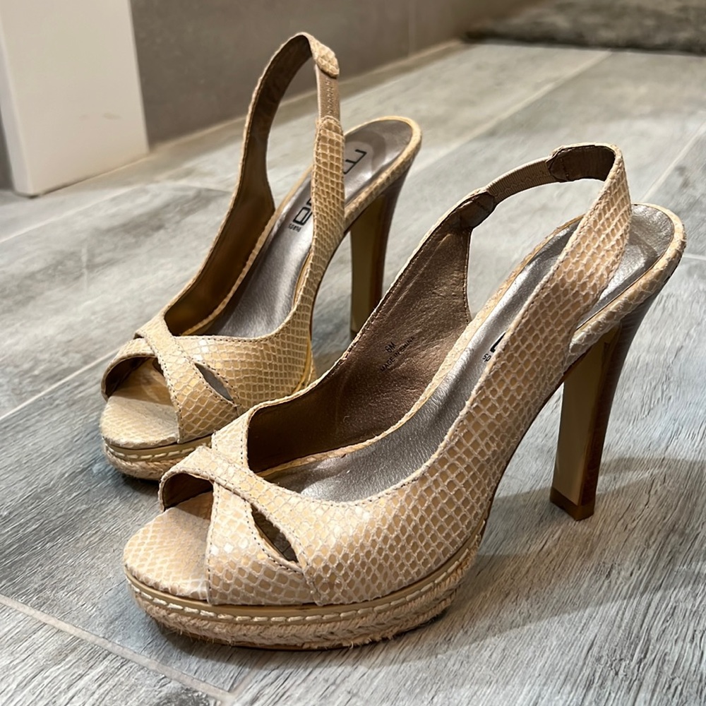 Moda Spana sling backs, size 6